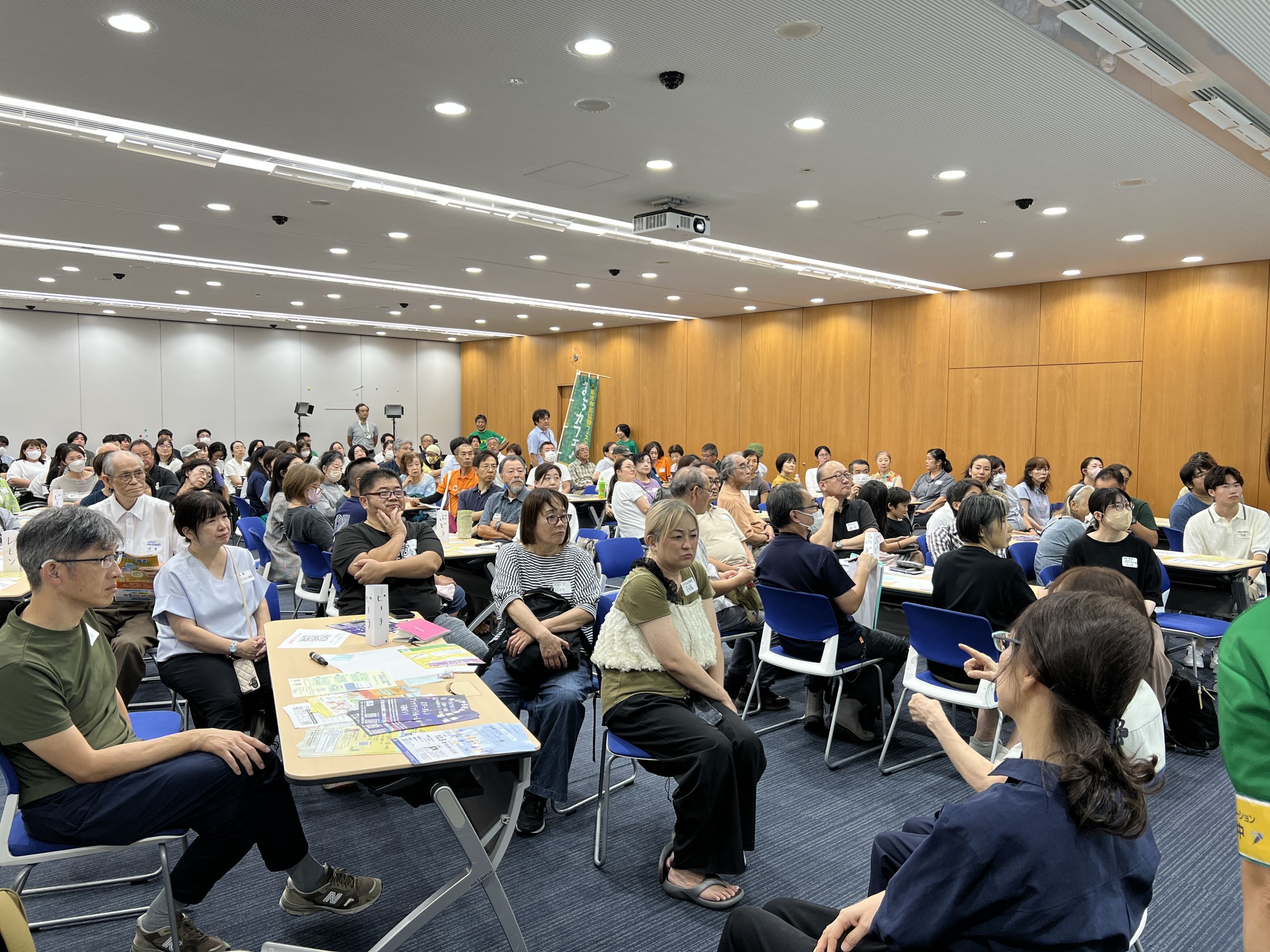 市役所3階会議室にたくさんお集まりいただきました